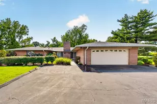 9 Green Oaks Dr, Olivette, MO 63132 - Photo 22