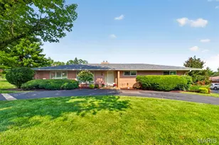 9 Green Oaks Dr, Olivette, MO 63132 - Photo 1