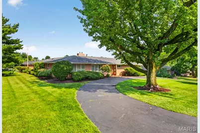 9 Green Oaks Drive, Olivette, MO 63132 - Photo 2