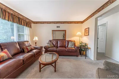 454 Lambeth Lane, Saint Louis, MO 63125 - Photo 4