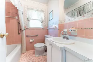 454 Lambeth Ln, Saint Louis, MO 63125 - Photo 16
