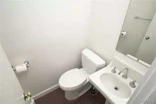 4928 Buckingham Ct, Saint Louis, MO 63108 - Photo 4