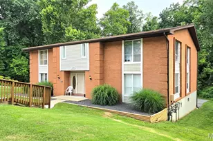 2752 Blackforest Dr, Saint Louis, MO 63129 - Photo 1