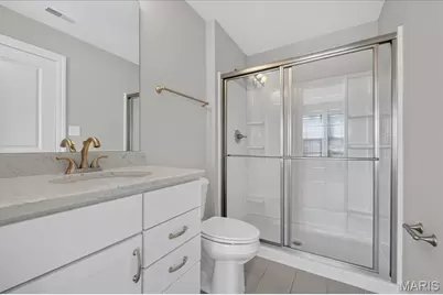 8013 Central Park Drive, Richmond Heights, MO 63117 - Photo 6