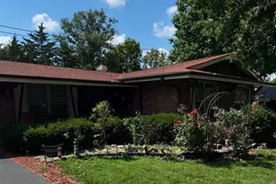 1203 Orchard Lakes Dr, Saint Louis, MO 63146 - Photo 2