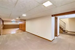 585 S Lafayette St, Florissant, MO 63031 - Photo 24
