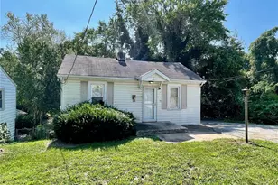 466 Bluff Dr, Saint Louis, MO 63137 - Photo 2
