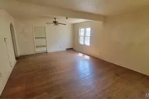 6932 Claremore Dr, Saint Louis, MO 63121 - Photo 4