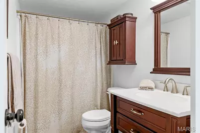 8913 North Swan Circle, Saint Louis, MO 63144 - Photo 16