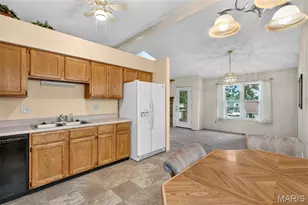 7 Cornwallis Ct, O'Fallon, MO 63368 - Photo 10
