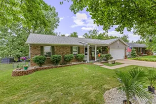 1353 Westchester Dr, Herculaneum, MO 63048 - Photo 2