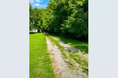 413 Reis Road, Ballwin, MO 63021 - Photo 4