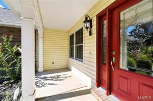 1 Big Bluff Ct, Saint Charles, MO 63304 - Photo 4