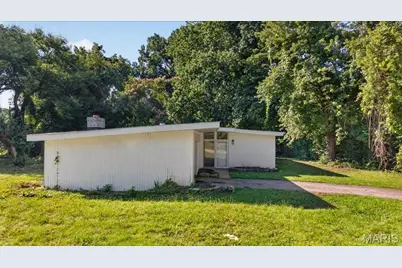 8300 Pepperidge Drive, Berkeley, MO 63134 - Photo 2