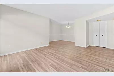 4351 Chateau De Ville Drive #A, Saint Louis, MO 63129 - Photo 6