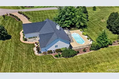 512 Meadowfield Lane, Wentzville, MO 63385 - Photo 2