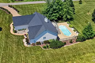 512 Meadowfield Ln, Wentzville, MO 63385 - Photo 2