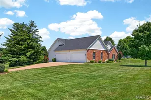 512 Meadowfield Ln, Wentzville, MO 63385 - Photo 44