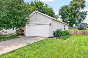 1281 Harvest Ridge Dr, Saint Charles, MO 63303 - Photo 2