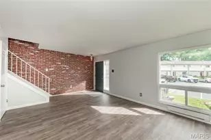 10158 Sakura Dr, Saint Louis, MO 63128 - Photo 6