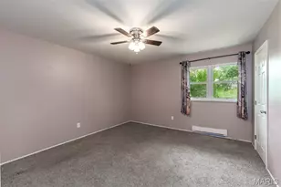 10158 Sakura Dr, Saint Louis, MO 63128 - Photo 16