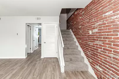 10158 Sakura Drive, Saint Louis, MO 63128 - Photo 8