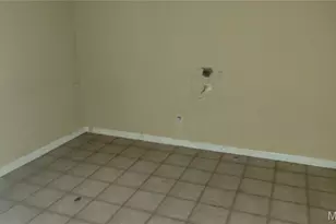 10107 Castle Dr, Saint Louis, MO 63136 - Photo 12