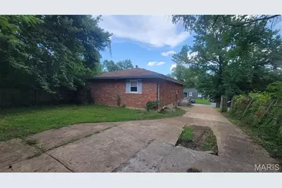 10107 Castle Drive, Saint Louis, MO 63136 - Photo 4