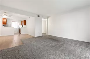 1722 Gascony Parc Dr, Lake Saint Louis, MO 63367 - Photo 4