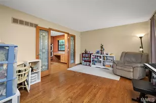 9205 Roger Lee Ln, Saint Louis, MO 63126 - Photo 16