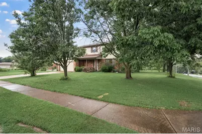 9205 Roger Lee Lane, Saint Louis, MO 63126 - Photo 2