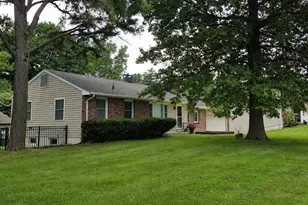 304 Essen Ln, Ballwin, MO 63021 - Photo 2