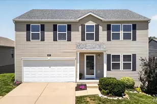 627 Hunt Run Dr, Wentzville, MO 63385 - Photo 1
