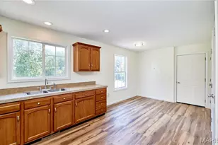 360 Julie Ct, Elsberry, MO 63343 - Photo 16