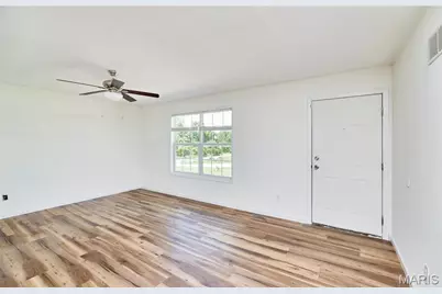 360 Julie Court, Elsberry, MO 63343 - Photo 8