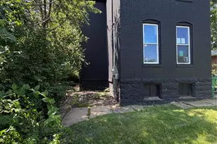 3621 St Marys Ln, Saint Louis, MO 63121 - Photo 2