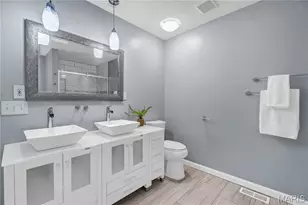 1944 Pepperrell Dr, Saint Louis, MO 63146 - Photo 20