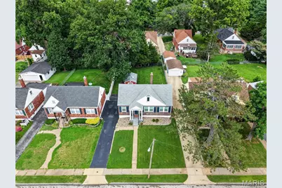 8905 Oneida, Saint Louis, MO 63114 - Photo 4
