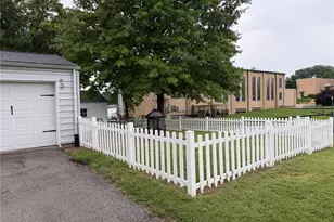 4048 Blow St, Saint Louis, MO 63116 - Photo 2
