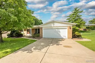 3117 Sussex Dr, Saint Charles, MO 63301 - Photo 2