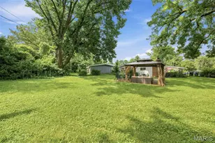 6830 Friarwood Dr, Saint Louis, MO 63134 - Photo 20