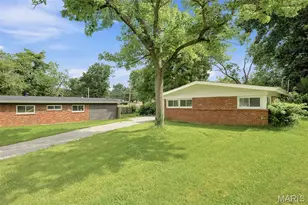 6830 Friarwood Dr, Saint Louis, MO 63134 - Photo 2