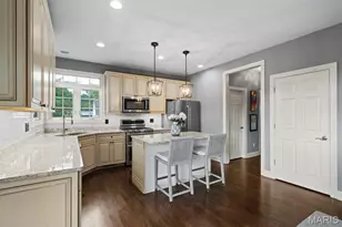 2159 Oak Dr, Crystal Lake Park, MO 63131 - Photo 8