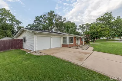 761 Chevron Drive, Saint Louis, MO 63125 - Photo 6