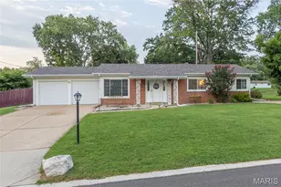 761 Chevron Dr, Saint Louis, MO 63125 - Photo 2