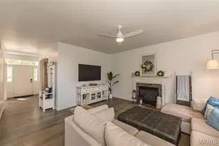 356 Carr Manor Ct, Ballwin, MO 63021 - Photo 6
