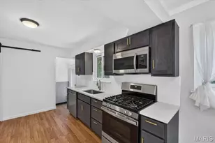 10530 Meath Dr, Saint Louis, MO 63123 - Photo 14