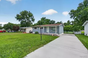 10530 Meath Dr, Saint Louis, MO 63123 - Photo 4