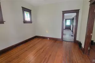 4083 Schiller Pl, Saint Louis, MO 63116 - Photo 2