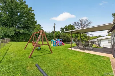 637 S Pam Avenue, Saint Charles, MO 63301 - Photo 18